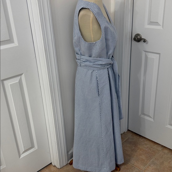 Anne Klein Seersucker Striped Blue Sleeveless Dress - Picture 4 of 9